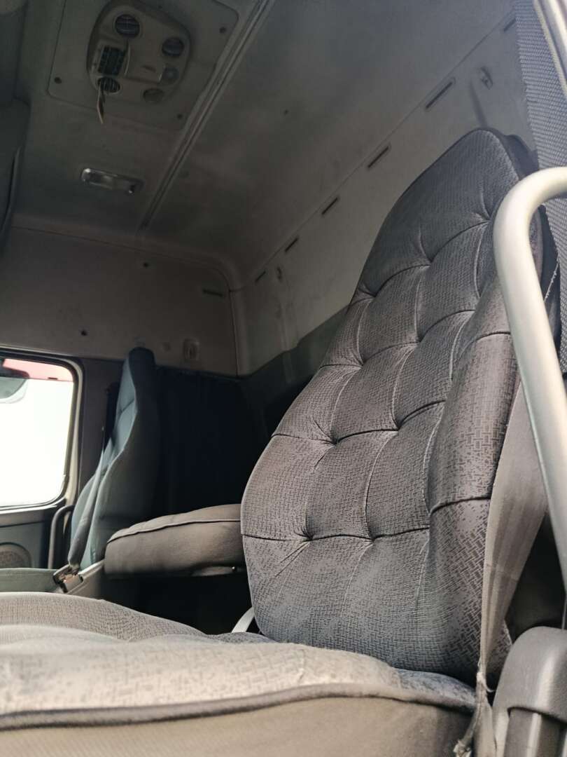 Caminhão VOLVO FM 460 Cavalo Mecânico ANO 2014 de Agricopel Comercio de Derivados de Petróleo LTDA na Santa Catarina