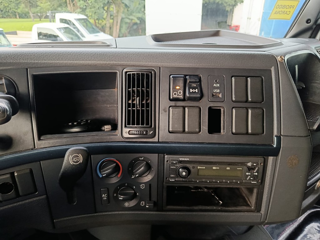 Caminhão VOLVO FM 460 Cavalo Mecânico ANO 2014 de Agricopel Comercio de Derivados de Petróleo LTDA na Santa Catarina