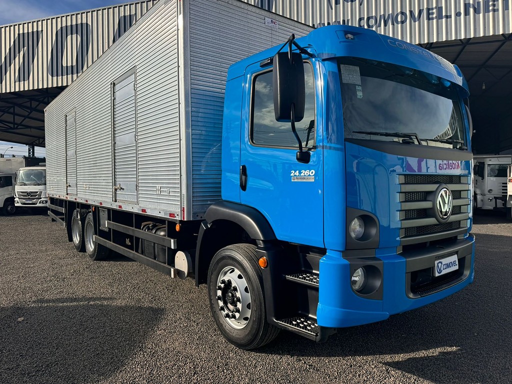 Caminhão VOLKSWAGEN VW 24260 Baú Furgão ANO 2023 de Comovel Veículos em São Paulo