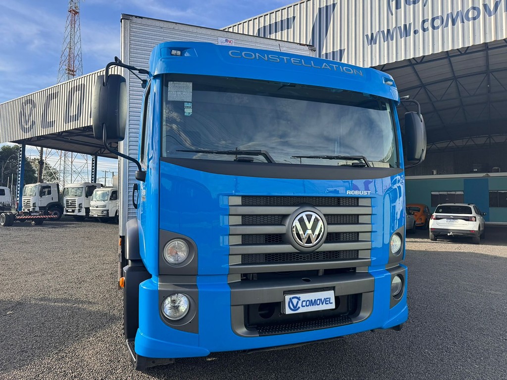 Caminhão VOLKSWAGEN VW 24260 Baú Furgão ANO 2023 de Comovel Veículos em São Paulo