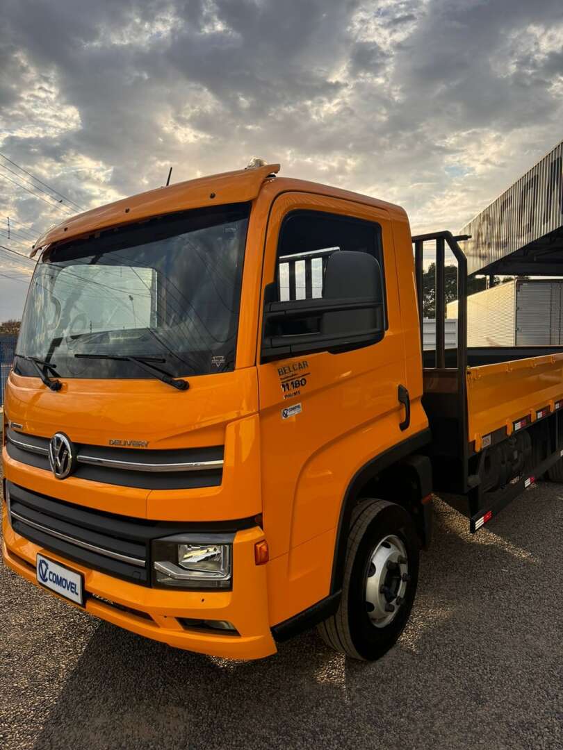 Caminhão VOLKSWAGEN VW 11180 Carroceria ANO 2023 de Comovel Veículos em São Paulo
