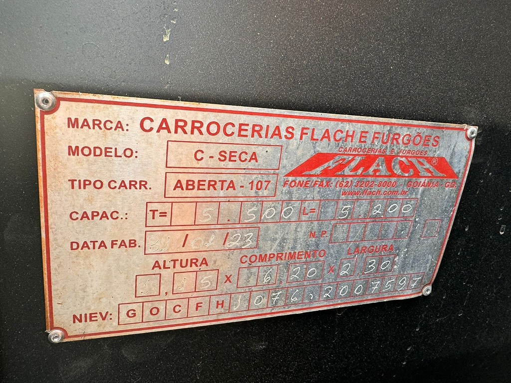 Caminhão VOLKSWAGEN VW 11180 Carroceria ANO 2023 de Comovel Veículos em São Paulo