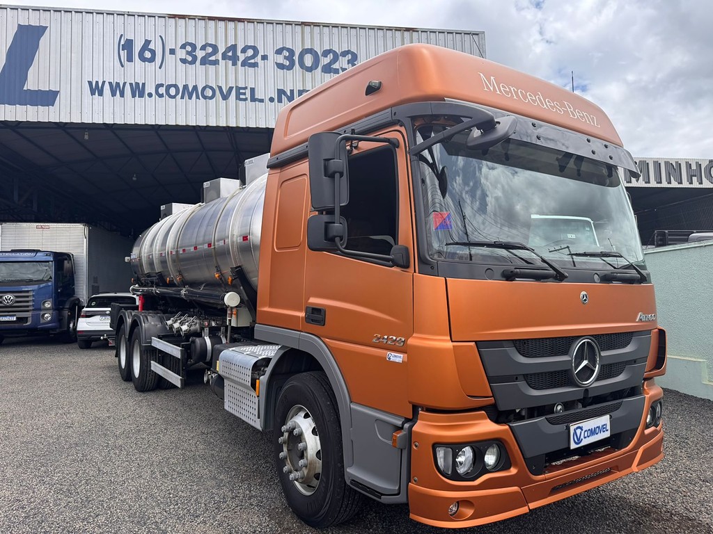 Caminhão MERCEDES BENZ MB 2429 Tanque Inox ANO 2024 de Comovel Veículos em São Paulo