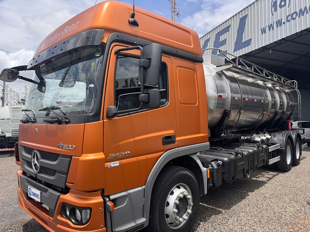 Caminhão MERCEDES BENZ MB 2429 Tanque Inox ANO 2024 de Comovel Veículos em São Paulo