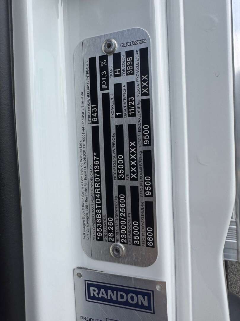 Caminhão VOLKSWAGEN VW 26260 Baú Refrigerado ANO 2024 de Comovel Veículos em São Paulo