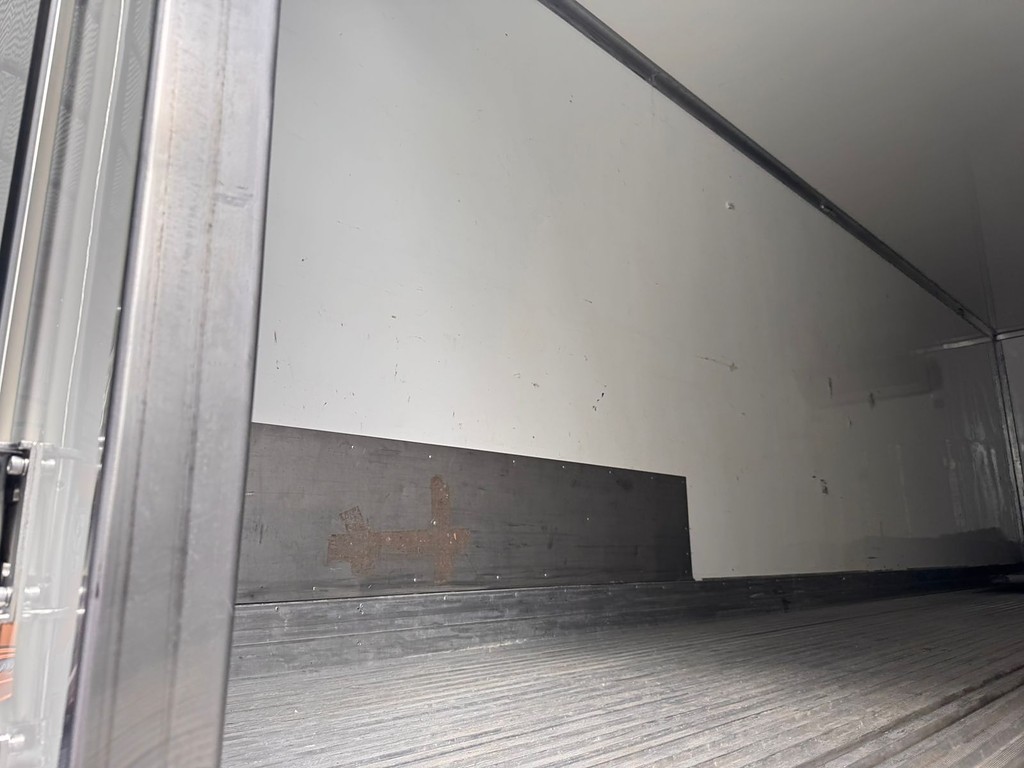 Caminhão VOLKSWAGEN VW 26260 Baú Refrigerado ANO 2024 de Comovel Veículos em São Paulo