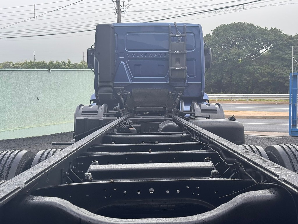 Caminhão VOLKSWAGEN VW 24280 Chassis ANO 2023 de Comovel Veículos em São Paulo