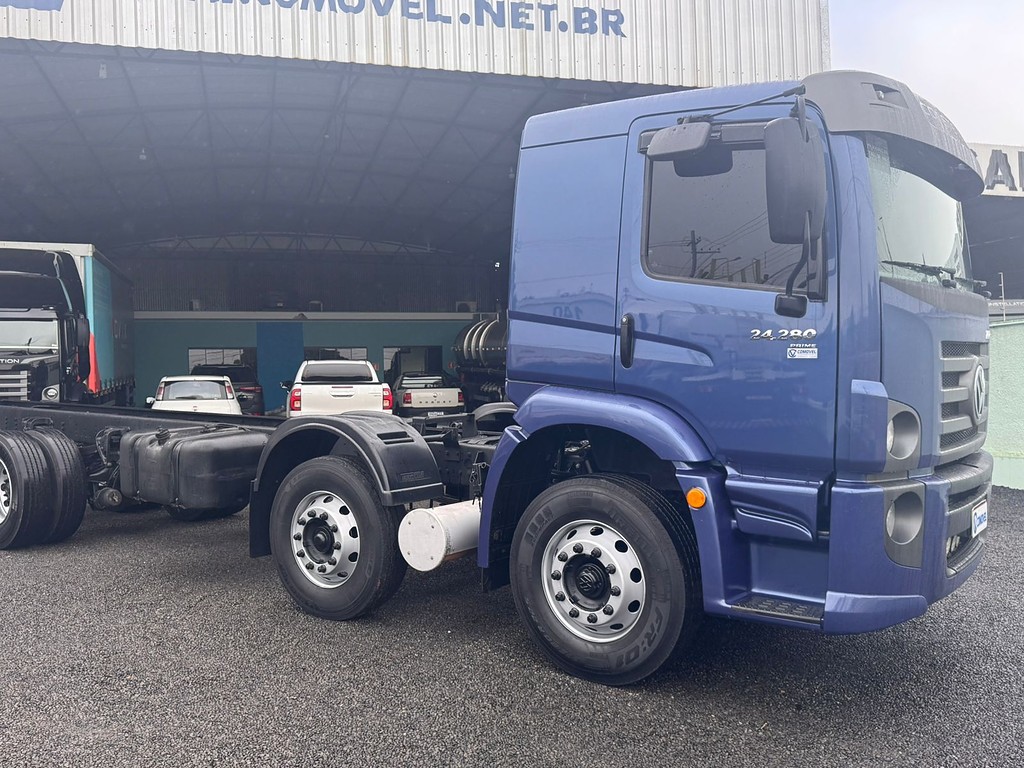 Caminhão VOLKSWAGEN VW 24280 Chassis ANO 2023 de Comovel Veículos em São Paulo