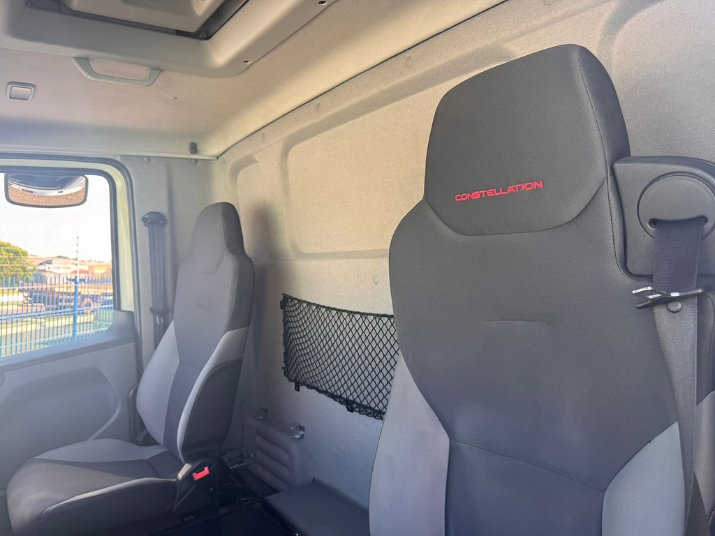 Caminhão VOLKSWAGEN VW 24280 Aves Vivas ANO 2023 de Comovel Veículos em São Paulo