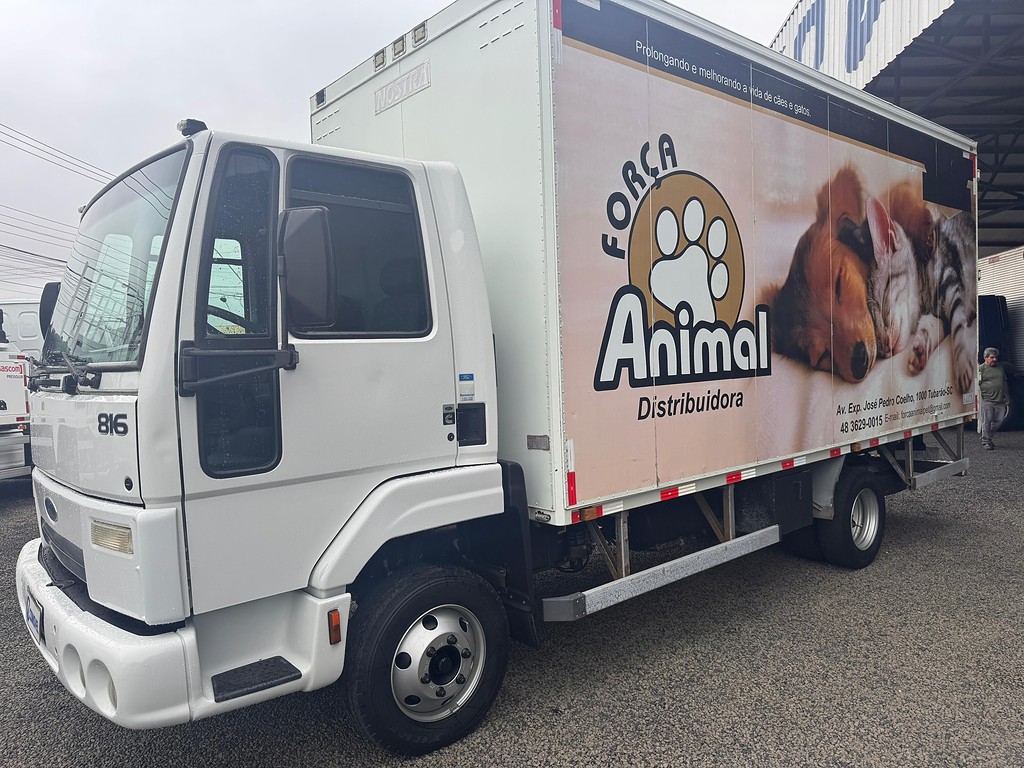 Caminhão FORD CARGO 816 Baú Furgão ANO 2013 de Comovel Veículos em São Paulo