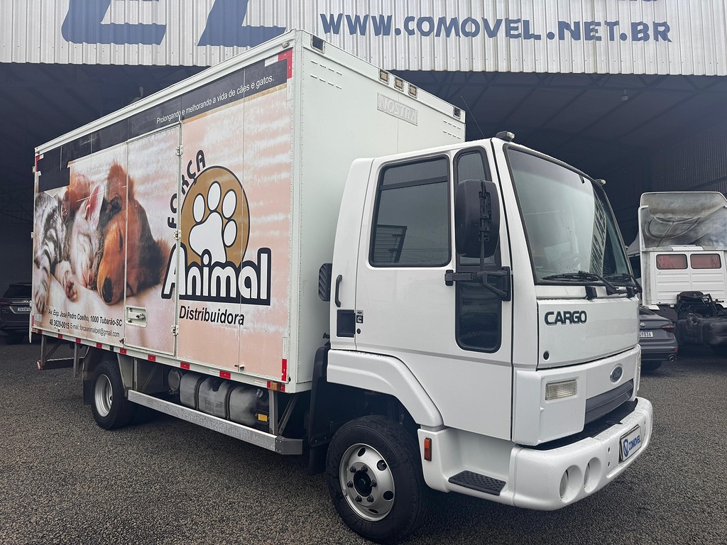 Caminhão FORD CARGO 816 Baú Furgão ANO 2013 de Comovel Veículos em São Paulo