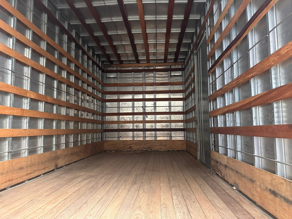 Caminhão FORD CARGO 816 Baú Furgão ANO 2013 de Comovel Veículos em São Paulo