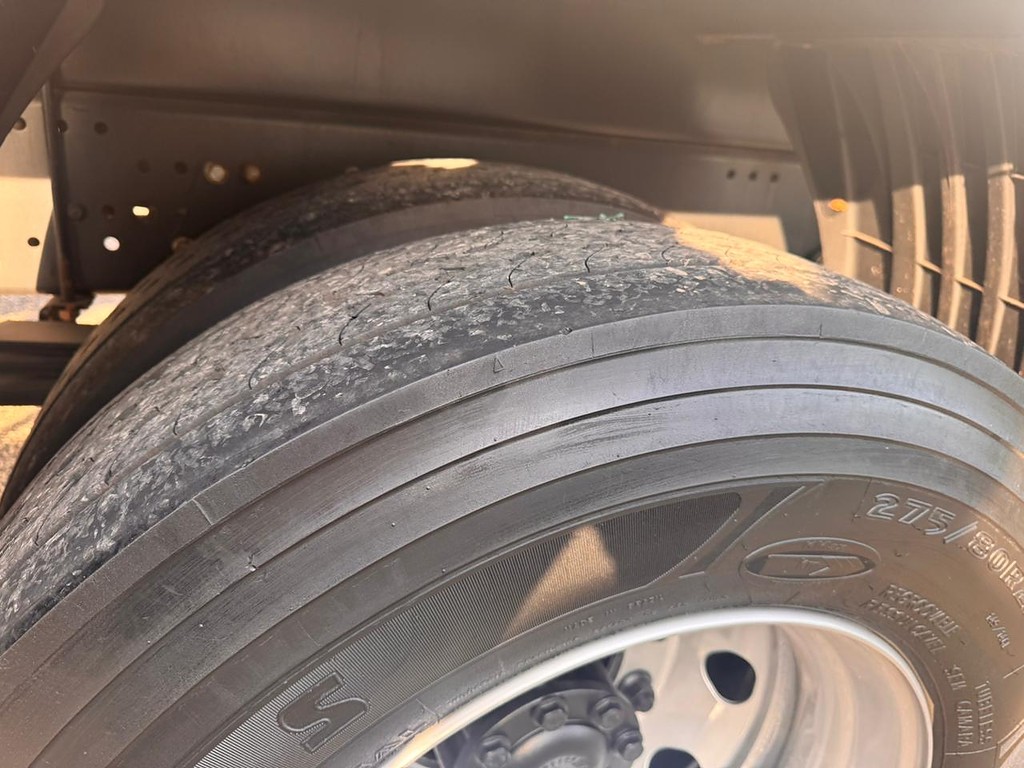 Caminhão MERCEDES BENZ MB 1719 Carroceria ANO 2021 de Comovel Veículos em São Paulo