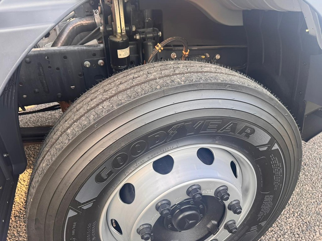 Caminhão MERCEDES BENZ MB 1719 Carroceria ANO 2021 de Comovel Veículos em São Paulo
