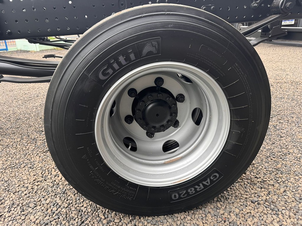 Caminhão VOLKSWAGEN VW 11180 Chassis ANO 2023 de Comovel Veículos em São Paulo