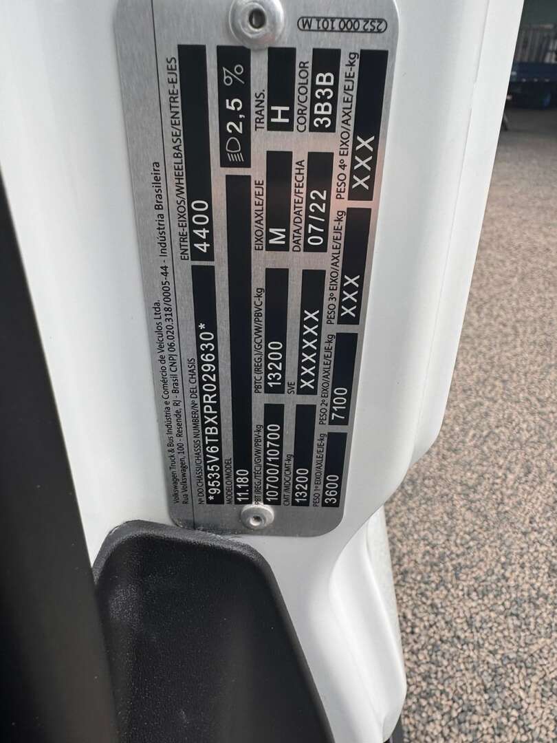 Caminhão VOLKSWAGEN VW 11180 Chassis ANO 2023 de Comovel Veículos em São Paulo