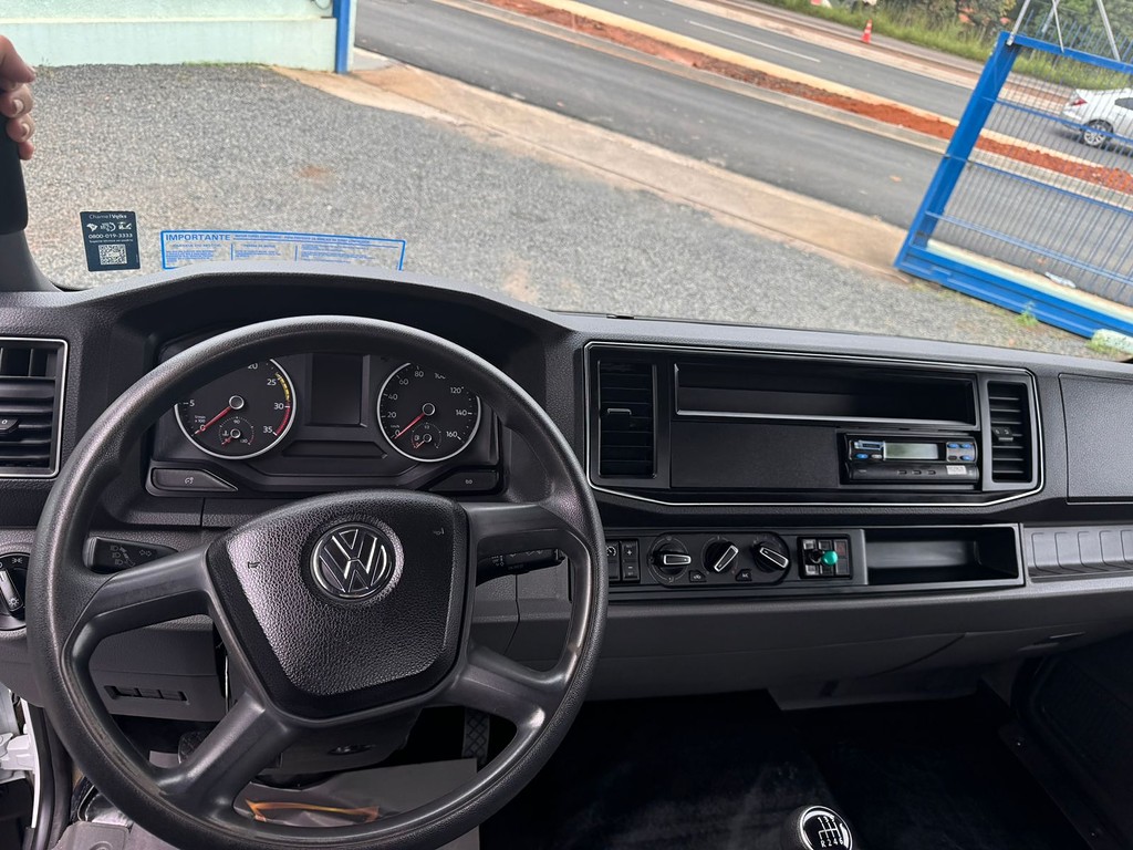 Caminhão VOLKSWAGEN VW 11180 Chassis ANO 2023 de Comovel Veículos em São Paulo