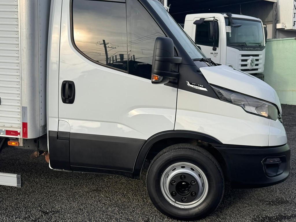 Caminhão IVECO DAILY 65-170 Baú Furgão ANO 2022 de Comovel Veículos em São Paulo