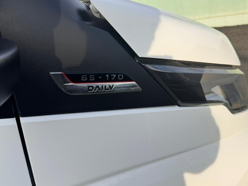 Caminhão IVECO DAILY 65-170 Baú Furgão ANO 2022 de Comovel Veículos em São Paulo