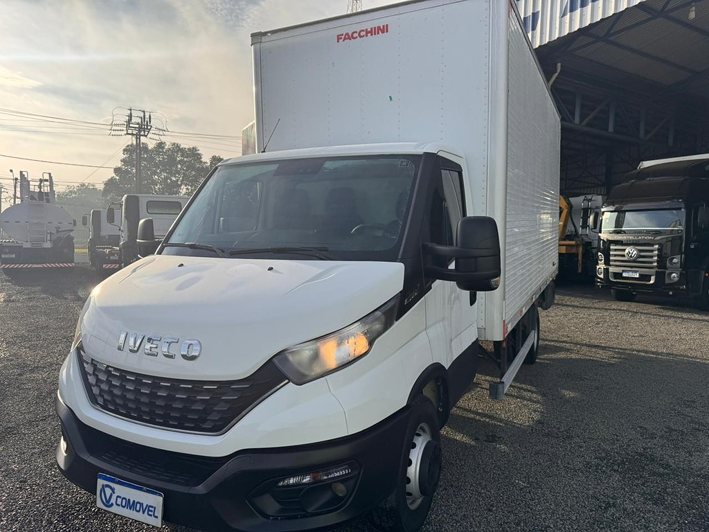 Caminhão IVECO DAILY 65-170 Baú Furgão ANO 2022 de Comovel Veículos em São Paulo