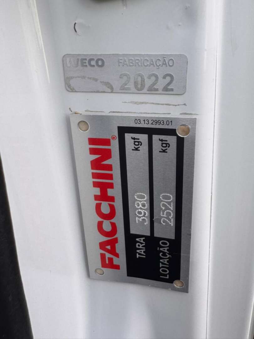 Caminhão IVECO DAILY 65-170 Baú Furgão ANO 2022 de Comovel Veículos em São Paulo