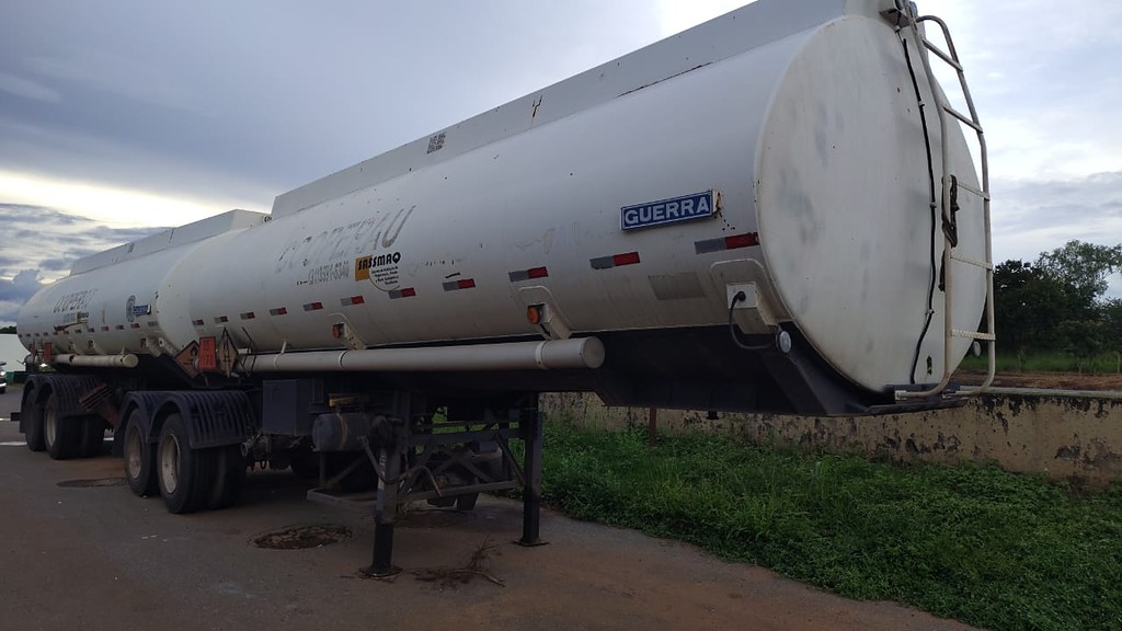 Carreta BITREM TANQUE AÇO Guerra ANO 2009 4 Eixos de Venda Truck Anúncios Paraopeba MG na Minas Gerais