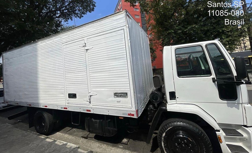 Caminhão FORD CARGO 1317 Baú Furgão ANO 2009 de Venda Truck Anúncios Santos SP em São Paulo