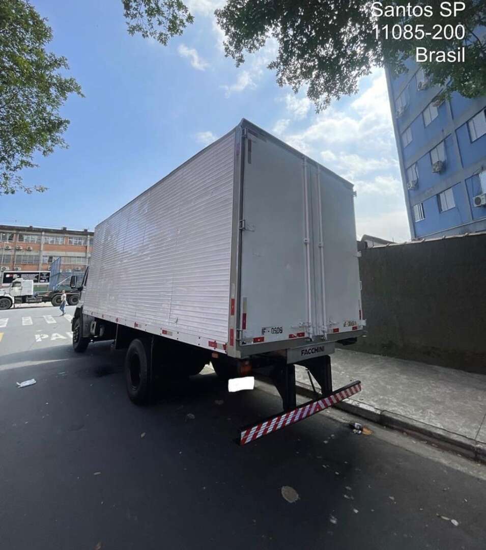Caminhão FORD CARGO 1317 Baú Furgão ANO 2009 de Venda Truck Anúncios Santos SP em São Paulo