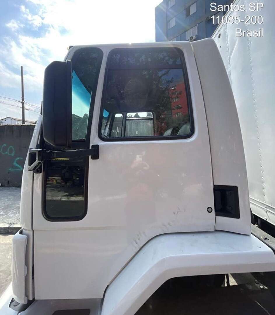 Caminhão FORD CARGO 1317 Baú Furgão ANO 2009 de Venda Truck Anúncios Santos SP em São Paulo