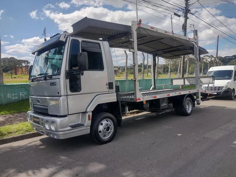 Caminhão FORD CARGO 815 Plataforma ANO 2010 de 1.000CAR Curitiba no Paraná