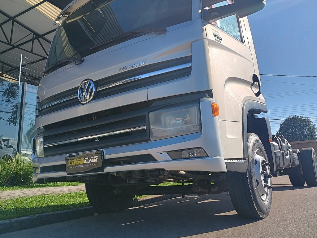 Caminhão VOLKSWAGEN VW 11180 Chassis ANO 2021 de 1.000CAR Curitiba no Paraná