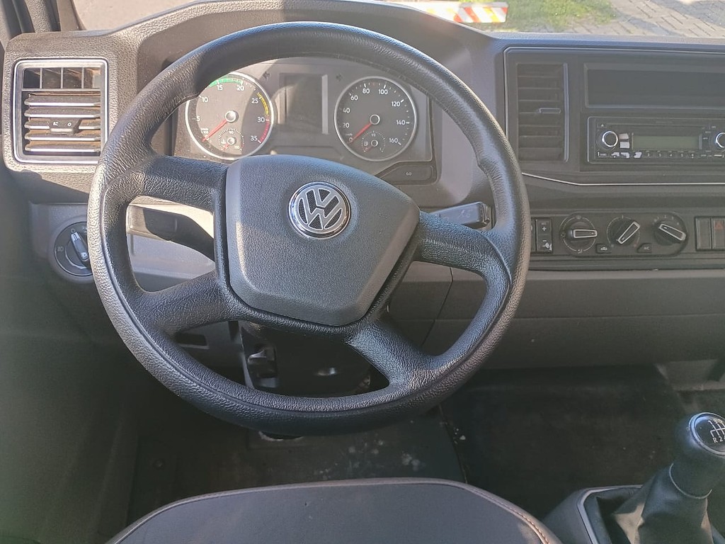 Caminhão VOLKSWAGEN VW 11180 Chassis ANO 2021 de 1.000CAR Curitiba no Paraná