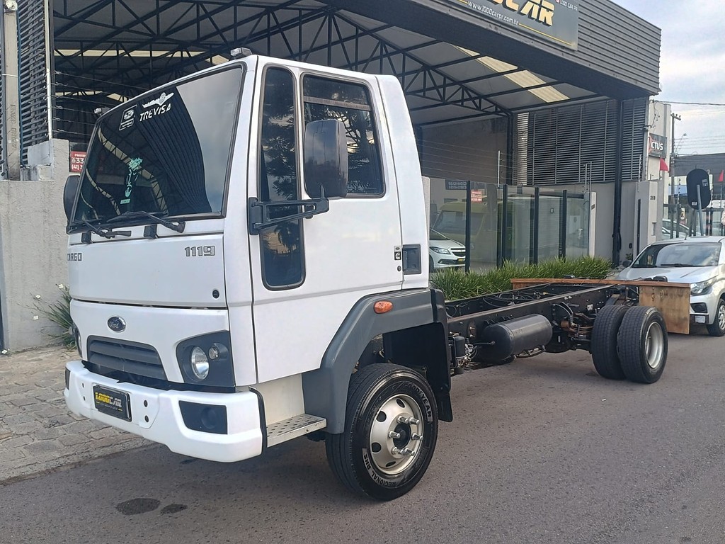 Caminhão FORD CARGO 1119 Chassis ANO 2019 de 1.000CAR Curitiba no Paraná