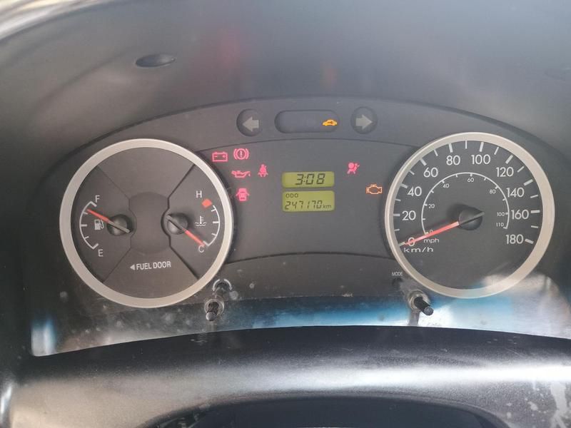 Caminhão HYUNDAI HR Baú Furgão ANO 2019 de 1.000CAR Curitiba no Paraná