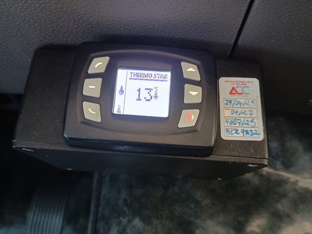 Caminhão VOLKSWAGEN VW 17230 Baú Refrigerado ANO 2020 de 1.000CAR Curitiba no Paraná