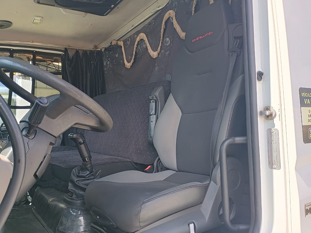 Caminhão VOLKSWAGEN VW 17230 Baú Refrigerado ANO 2020 de 1.000CAR Curitiba no Paraná