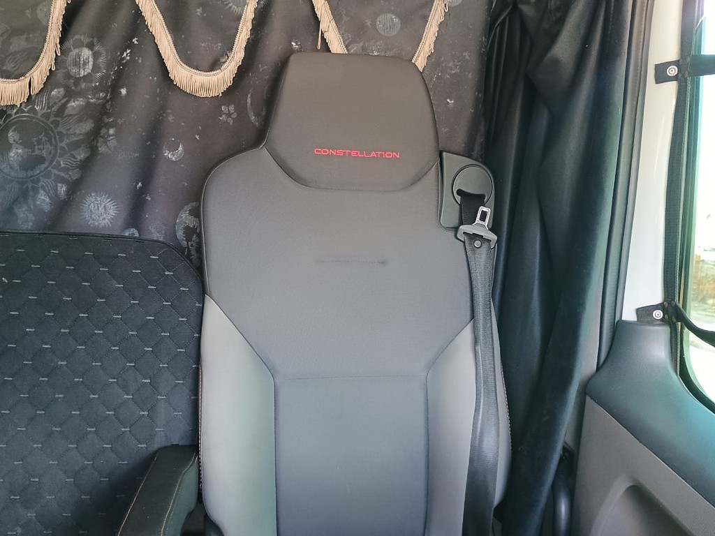 Caminhão VOLKSWAGEN VW 17230 Baú Refrigerado ANO 2020 de 1.000CAR Curitiba no Paraná