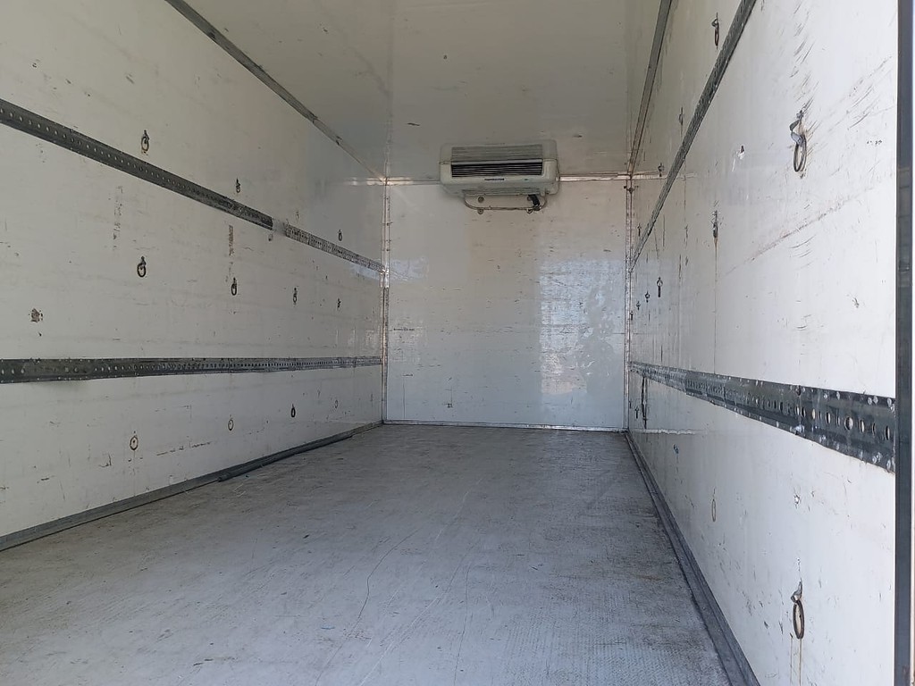 Caminhão VOLKSWAGEN VW 17230 Baú Refrigerado ANO 2020 de 1.000CAR Curitiba no Paraná