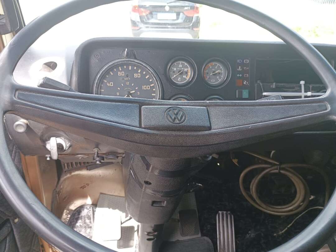 Caminhão VOLKSWAGEN VW 790 Baú Furgão ANO 1990 de 1.000CAR Curitiba no Paraná