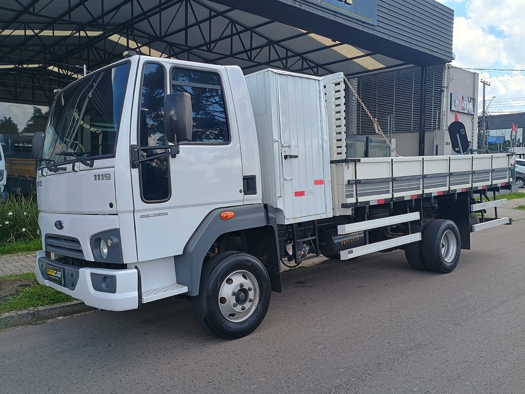 Caminhão FORD CARGO 1119 Carroceria + cabine suplementar ANO 2019 de 1.000CAR Curitiba no Paraná