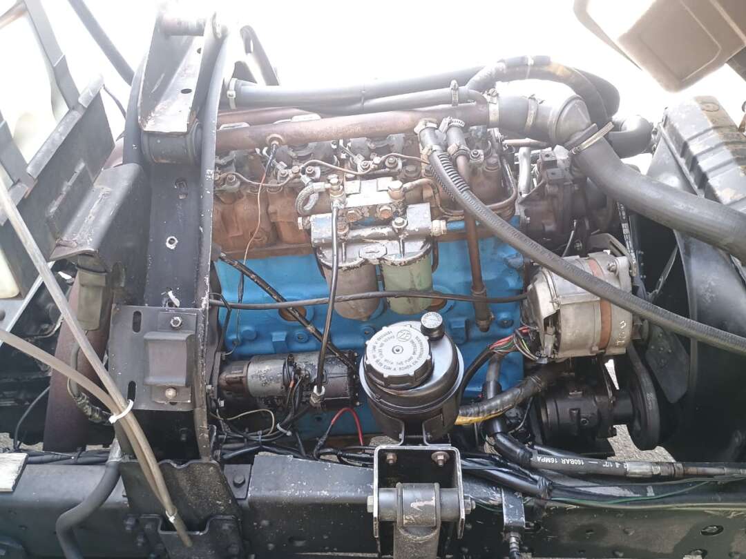 Caminhão VOLKSWAGEN VW 790 Baú Furgão ANO 1990 de 1.000CAR Curitiba no Paraná