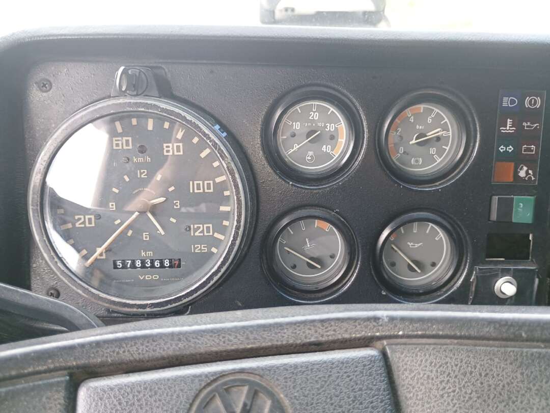 Caminhão VOLKSWAGEN VW 790 Baú Furgão ANO 1990 de 1.000CAR Curitiba no Paraná