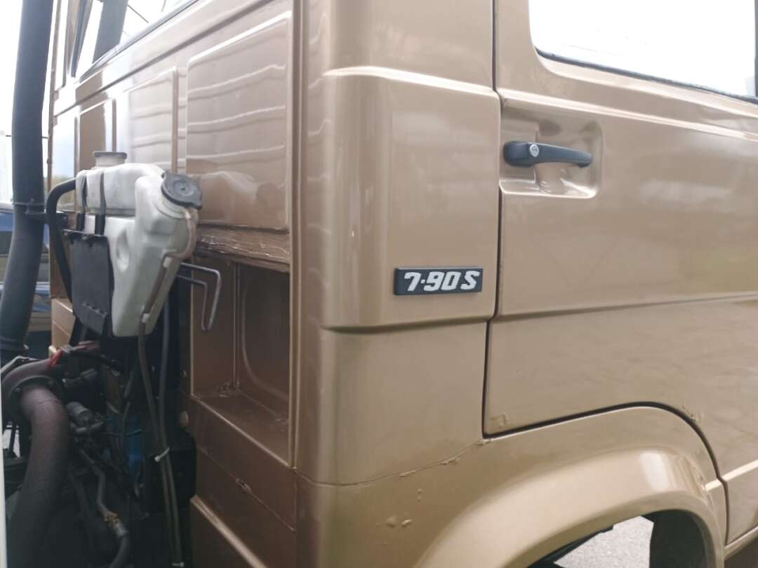 Caminhão VOLKSWAGEN VW 790 Baú Furgão ANO 1990 de 1.000CAR Curitiba no Paraná