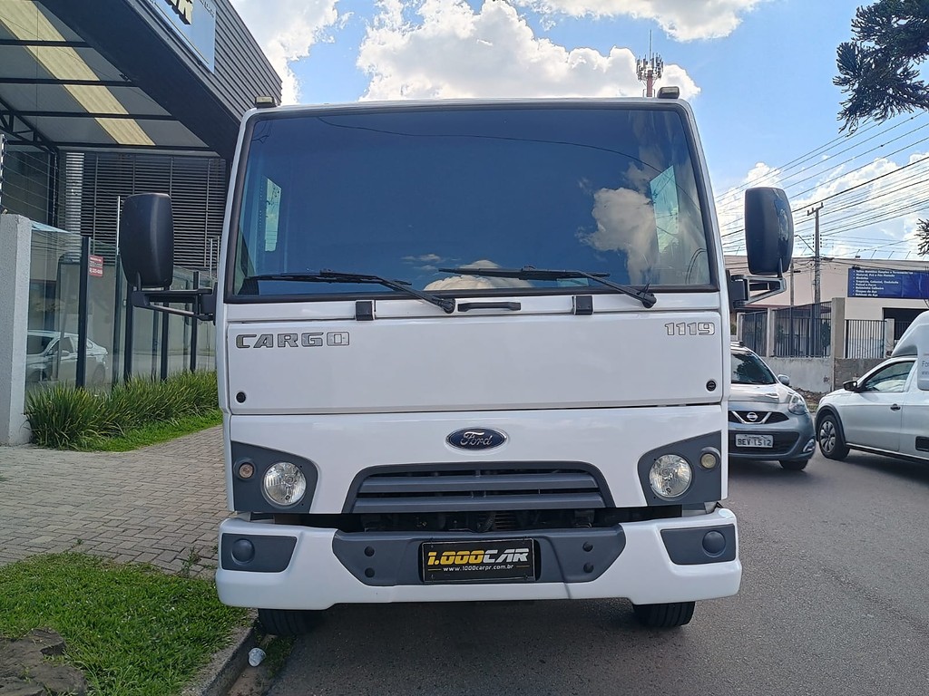 Caminhão FORD CARGO 1119 Carroceria + cabine suplementar ANO 2019 de 1.000CAR Curitiba no Paraná