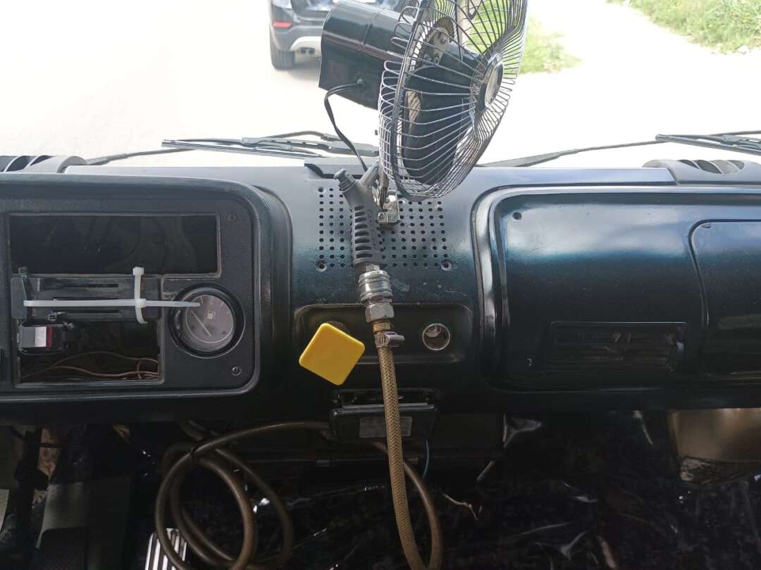 Caminhão VOLKSWAGEN VW 790 Baú Furgão ANO 1990 de 1.000CAR Curitiba no Paraná