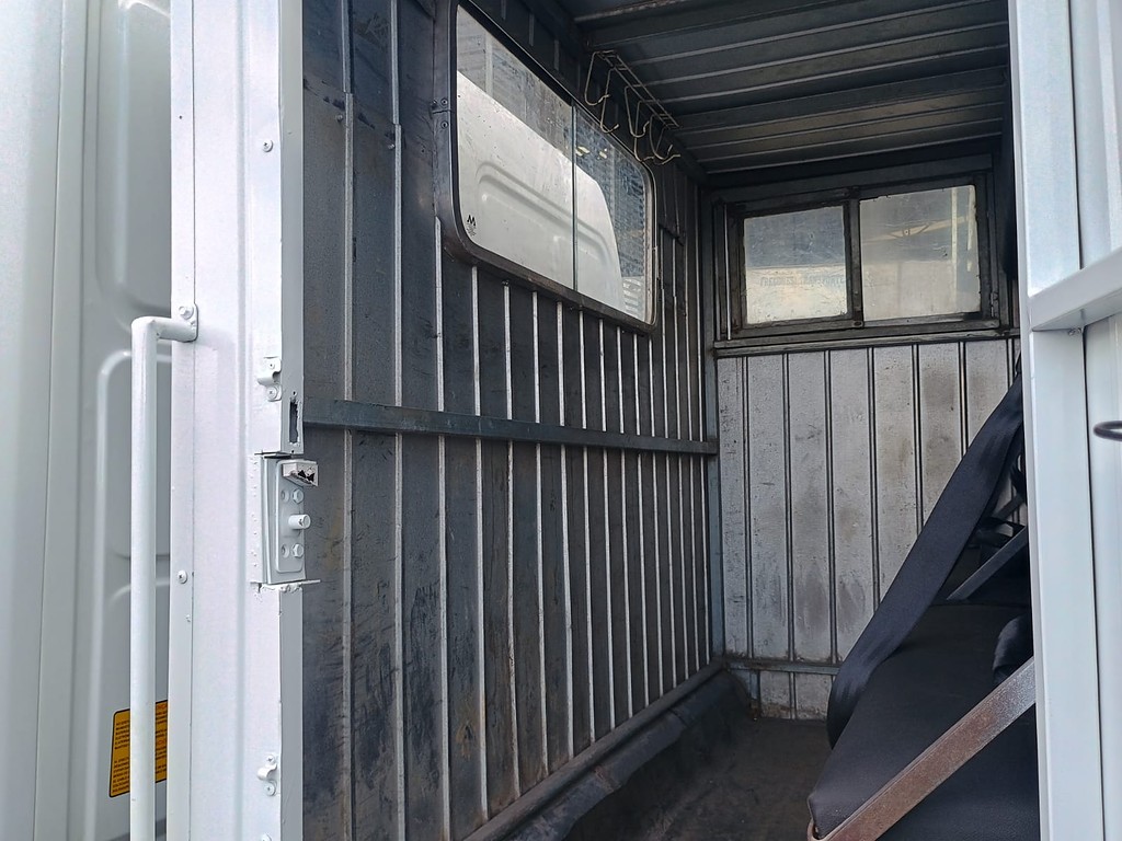 Caminhão FORD CARGO 1119 Carroceria + cabine suplementar ANO 2019 de 1.000CAR Curitiba no Paraná