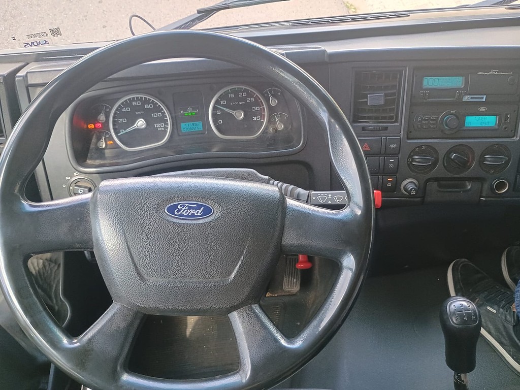 Caminhão FORD CARGO 1119 Carroceria + cabine suplementar ANO 2019 de 1.000CAR Curitiba no Paraná