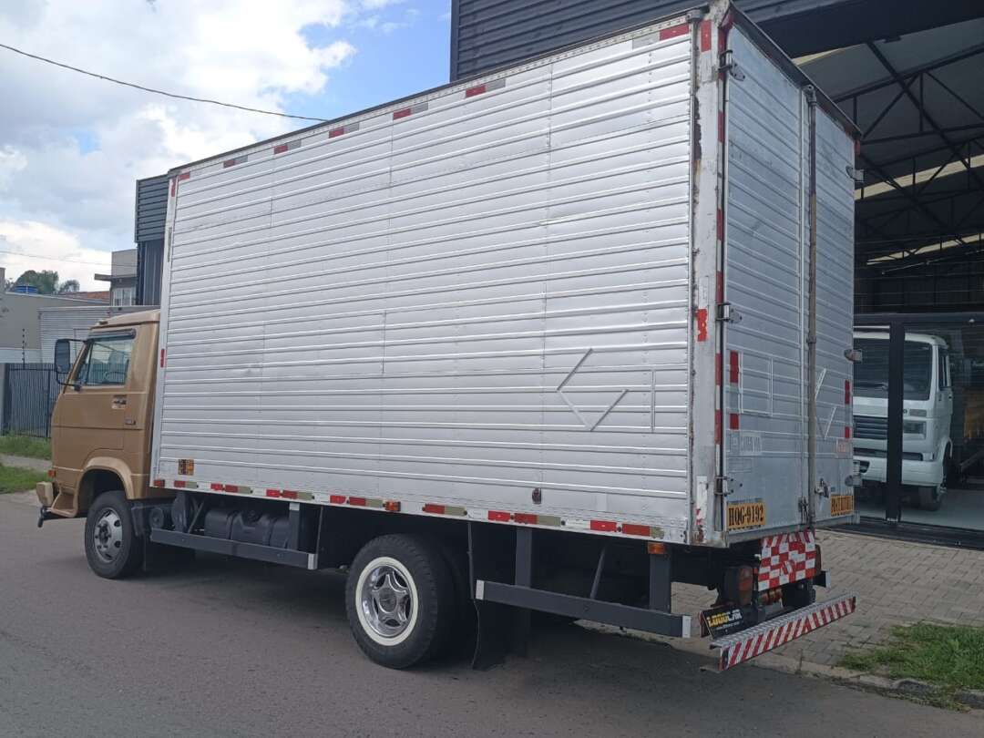 Caminhão VOLKSWAGEN VW 790 Baú Furgão ANO 1990 de 1.000CAR Curitiba no Paraná