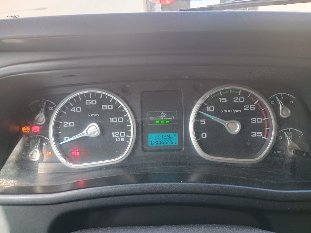 Caminhão FORD CARGO 1119 Carroceria + cabine suplementar ANO 2019 de 1.000CAR Curitiba no Paraná