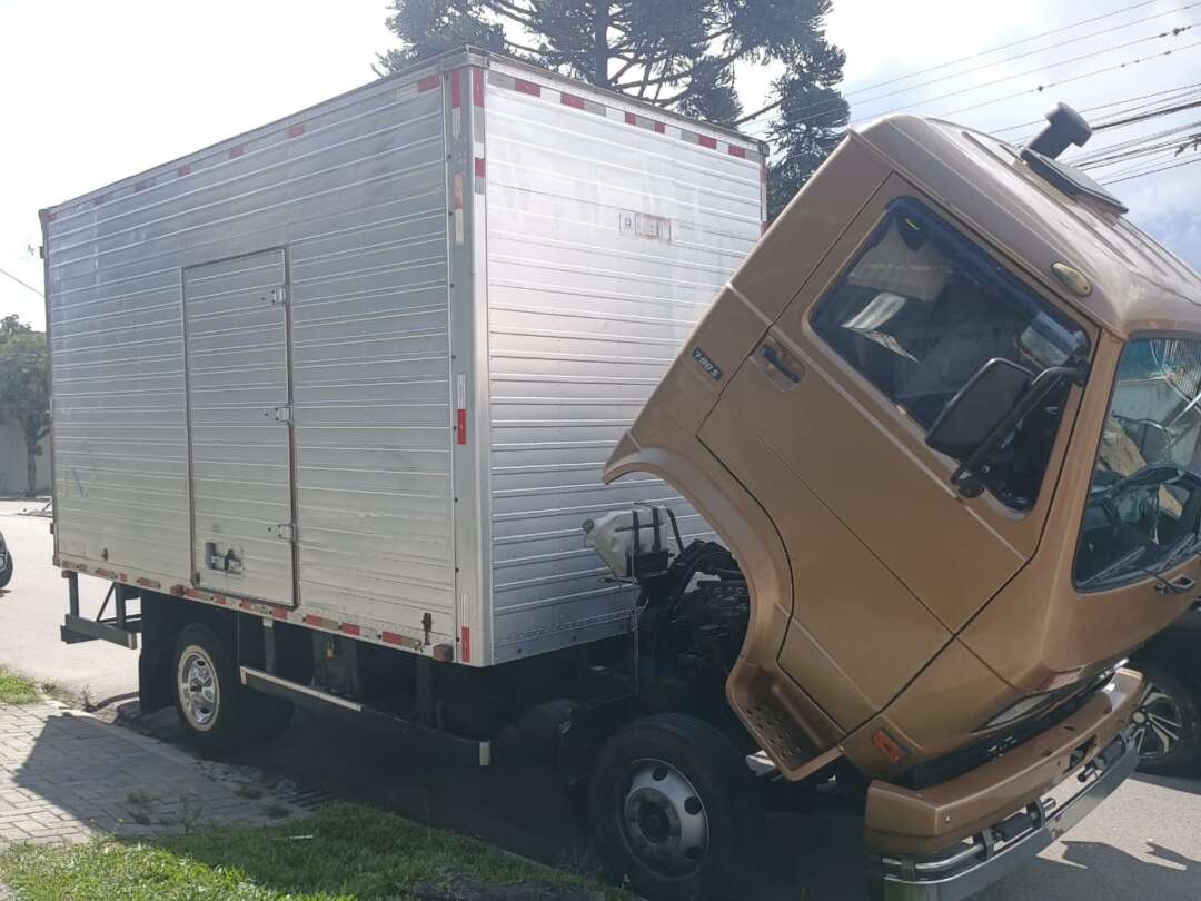 Caminhão VOLKSWAGEN VW 790 Baú Furgão ANO 1990 de 1.000CAR Curitiba no Paraná